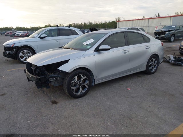 45324197 :رقم المزاد ، 3KPF24AD1ME344849 vin ، 2021 Kia Forte Lxs مزاد بيع