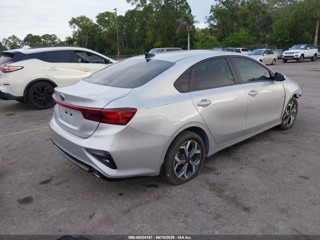 45324197 :رقم المزاد ، 3KPF24AD1ME344849 vin ، 2021 Kia Forte Lxs مزاد بيع