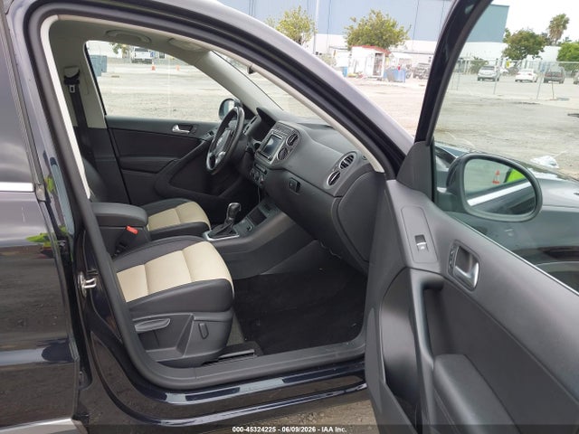 WVGRV7AX4HK003203 Volkswagen Tiguan 2.0t Wolfsburg Edition
