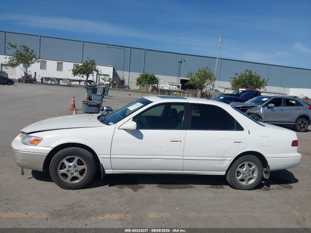 1999 Toyota Camry Le მანქანა იყიდება აუქციონზე, vin: 4T1BG22K0XU892392, აუქციონის ნომერი: 45324237