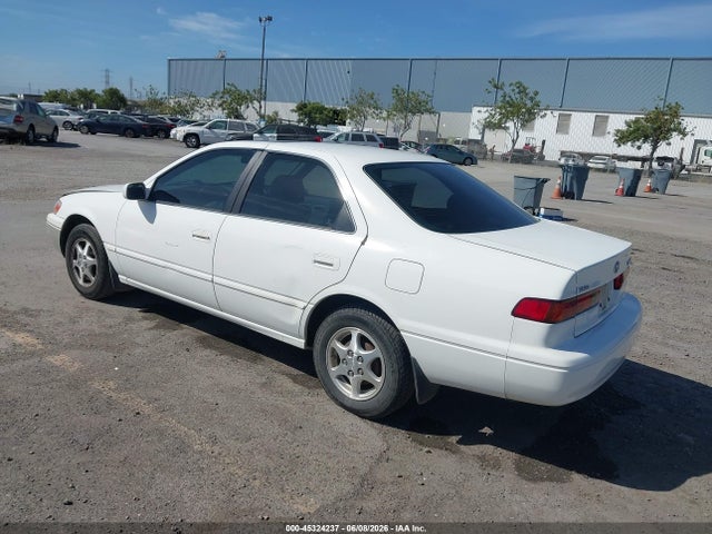 1999 Toyota Camry Le მანქანა იყიდება აუქციონზე, vin: 4T1BG22K0XU892392, აუქციონის ნომერი: 45324237