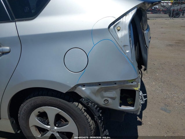 Toyota Prius Four 2015 JTDKN3DU8F1997020 Image 12