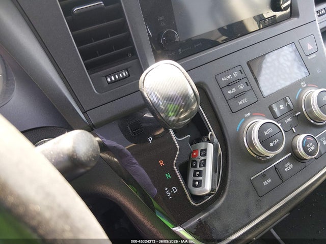 5TDXK3DC8GS745536 Toyota Sienna Se 8 Passenger