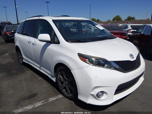 5TDXK3DC8GS745536 Toyota Sienna Se 8 Passenger