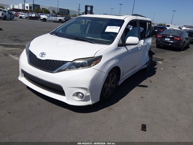 5TDXK3DC8GS745536 Toyota Sienna Se 8 Passenger