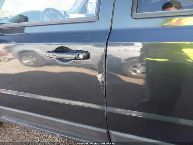 1C4NJRBB9GD579949 Jeep Patriot Sport