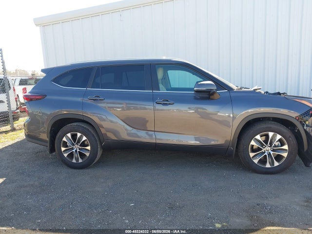 2025 Toyota Highlander Xle მანქანა იყიდება აუქციონზე, vin: 5TDKDRBHXSS590535, აუქციონის ნომერი: 45324332