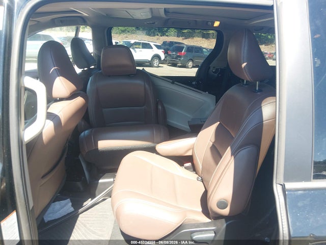 5TDDK3DC3FS102836 Toyota Sienna Limited Premium 7 Passenger