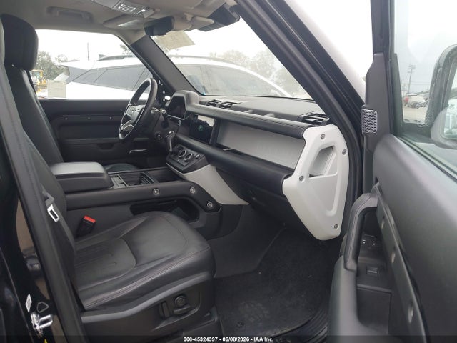 SALEKEEX6L2018359 Land Rover Defender 110 Standard