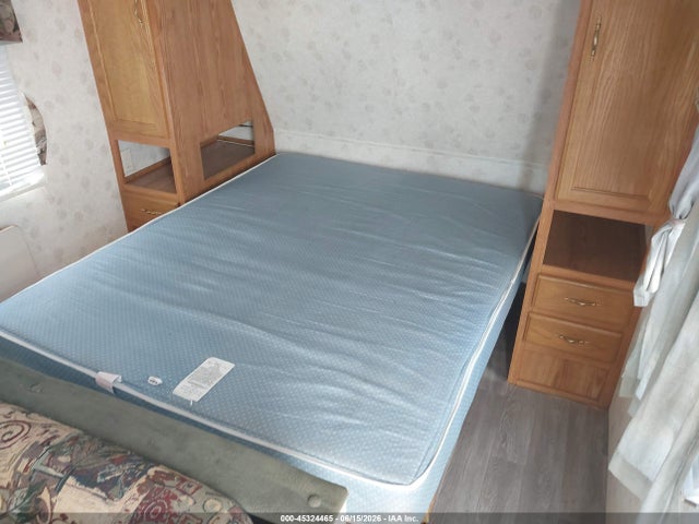Продажа на аукционе авто 2004 Forest River Lite Series M-28dd, vin: 4X4TCKD2X4P089675, номер лота: 45324465
