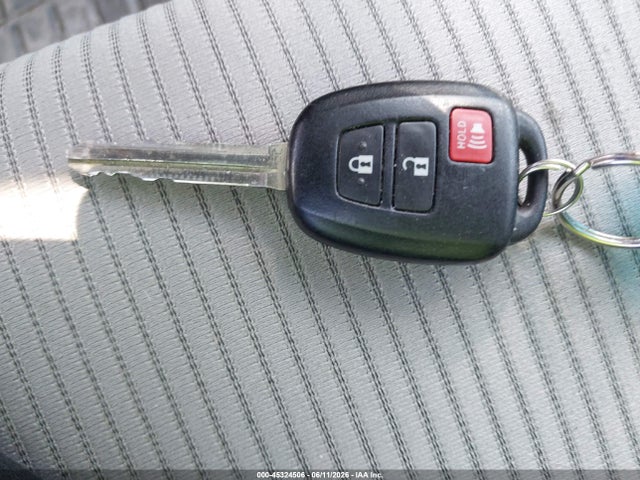 2T3RFREV4FW372041 Toyota Rav4 Xle
