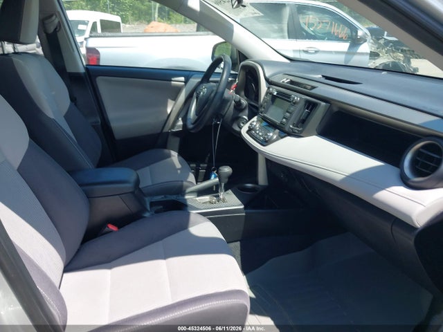 2T3RFREV4FW372041 Toyota Rav4 Xle