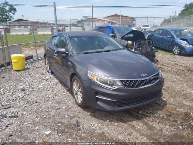 2017 Kia Optima Ex მანქანა იყიდება აუქციონზე, vin: 5XXGU4L3XHG133763, აუქციონის ნომერი: 45324550
