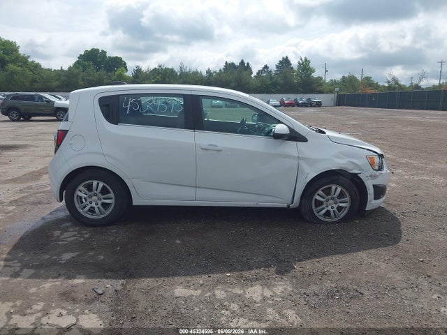 45324595 :رقم المزاد ، 1G1JC6SH5F4159396 vin ، 2015 Chevrolet Sonic Lt Auto مزاد بيع