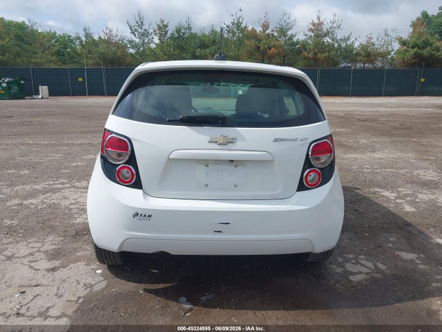 45324595 :رقم المزاد ، 1G1JC6SH5F4159396 vin ، 2015 Chevrolet Sonic Lt Auto مزاد بيع
