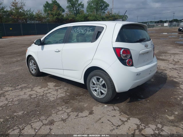 45324595 :رقم المزاد ، 1G1JC6SH5F4159396 vin ، 2015 Chevrolet Sonic Lt Auto مزاد بيع