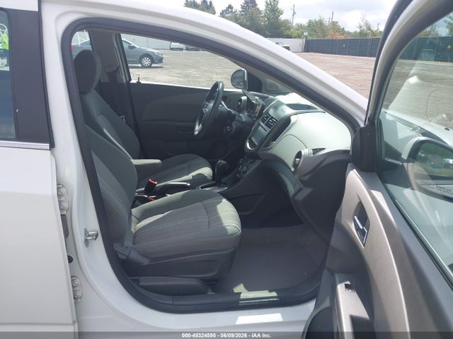 45324595 :رقم المزاد ، 1G1JC6SH5F4159396 vin ، 2015 Chevrolet Sonic Lt Auto مزاد بيع