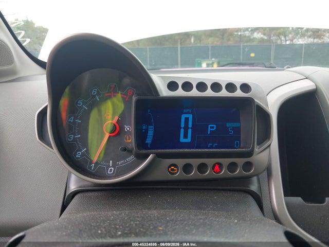 45324595 :رقم المزاد ، 1G1JC6SH5F4159396 vin ، 2015 Chevrolet Sonic Lt Auto مزاد بيع