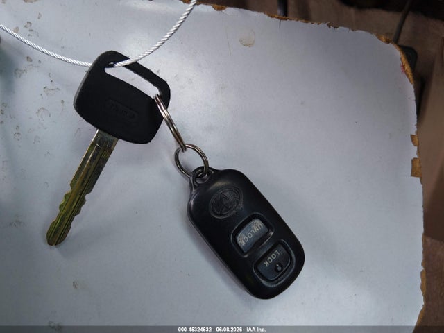 45324632 :رقم المزاد ، 4T3ZF19C03U515363 vin ، 2003 Toyota Sienna Ce مزاد بيع