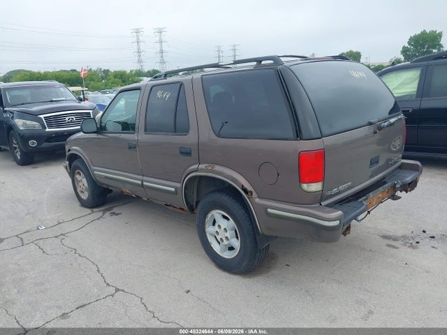 1998 Chevrolet Blazer Ls მანქანა იყიდება აუქციონზე, vin: 1GNDT13W8W2275778, აუქციონის ნომერი: 45324644