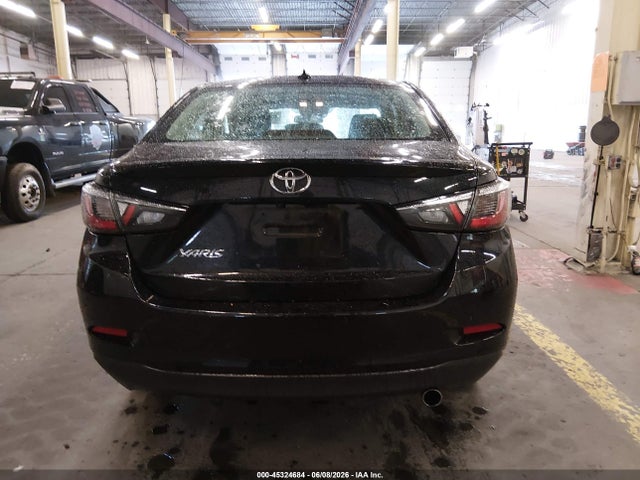 3MYDLBYV7KY527080 Toyota YARIS LE