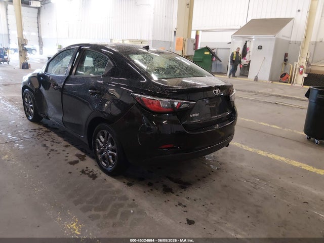 3MYDLBYV7KY527080 Toyota YARIS LE