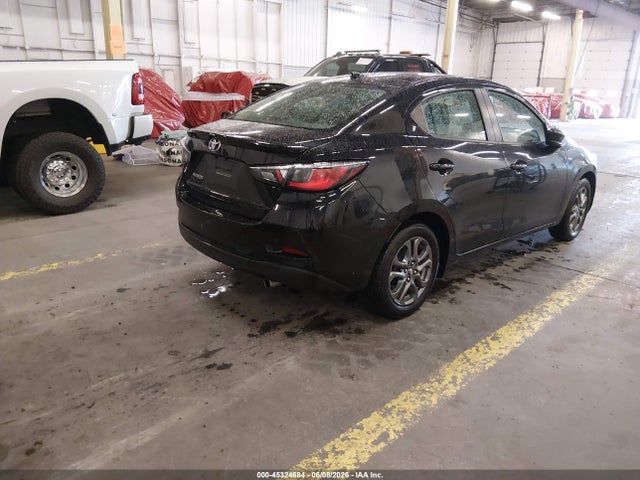 3MYDLBYV7KY527080 Toyota YARIS LE