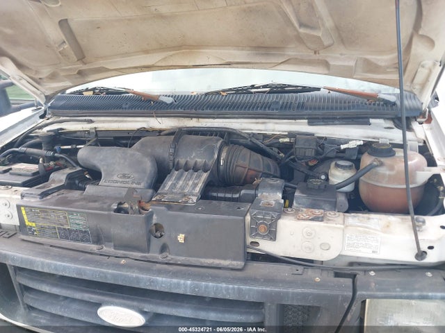 45324721 :رقم المزاد ، 1FDWE35L84HA03604 vin ، 2004 Ford E-350 Cutaway Standard مزاد بيع