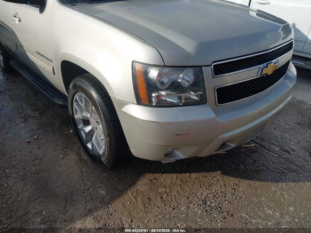 Продажа на аукционе авто 2014 Chevrolet Suburban Lt, vin: 1GNSCJE01ER117479, номер лота: 45324761