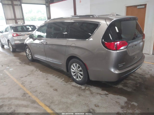 45324790 :رقم المزاد ، 2C4RC1BG5JR175172 vin ، 2018 Chrysler Pacifica Touring L مزاد بيع