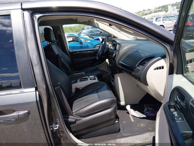 45324874 :رقم المزاد ، 2C4RC1BG4FR560696 vin ، 2015 Chrysler Town & Country Touring مزاد بيع