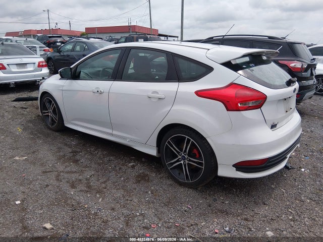 45324976 :رقم المزاد ، 1FADP3L90JL281621 vin ، 2018 Ford Focus St مزاد بيع