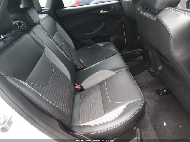 45324976 :رقم المزاد ، 1FADP3L90JL281621 vin ، 2018 Ford Focus St مزاد بيع