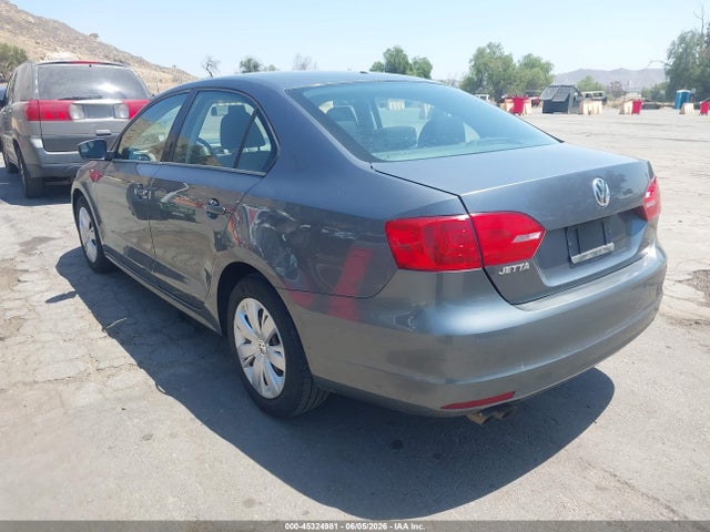 Продажа на аукционе авто 2013 Volkswagen Jetta 2.0l S, vin: 3VW2K7AJ5DM363333, номер лота: 45324981