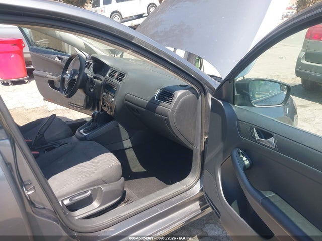 Продажа на аукционе авто 2013 Volkswagen Jetta 2.0l S, vin: 3VW2K7AJ5DM363333, номер лота: 45324981