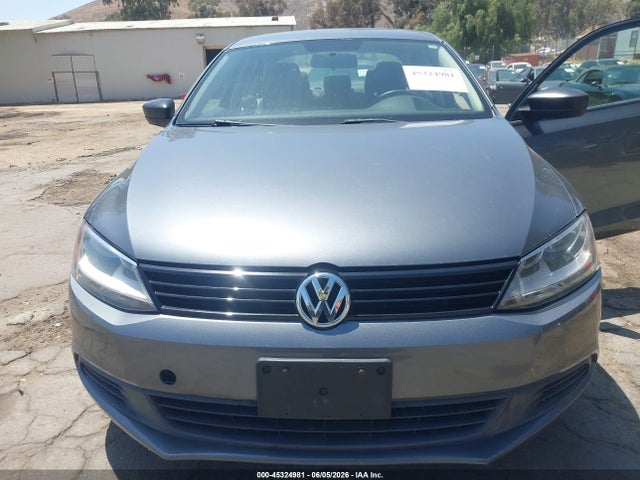 Продажа на аукционе авто 2013 Volkswagen Jetta 2.0l S, vin: 3VW2K7AJ5DM363333, номер лота: 45324981