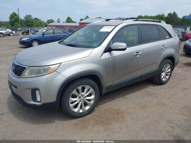 45324992 :رقم المزاد ، 5XYKUDA75FG611872 vin ، 2015 Kia Sorento Ex V6 مزاد بيع