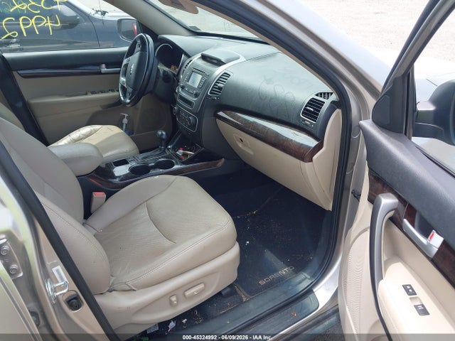 45324992 :رقم المزاد ، 5XYKUDA75FG611872 vin ، 2015 Kia Sorento Ex V6 مزاد بيع