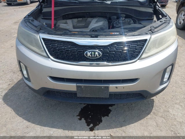 45324992 :رقم المزاد ، 5XYKUDA75FG611872 vin ، 2015 Kia Sorento Ex V6 مزاد بيع