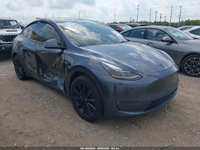 Продаж на аукціоні авто 2023 Tesla Model Y Awd/long Range Dual Motor All-wheel Drive, vin: 7SAYGAEE9PF902802, номер лоту: 45325045