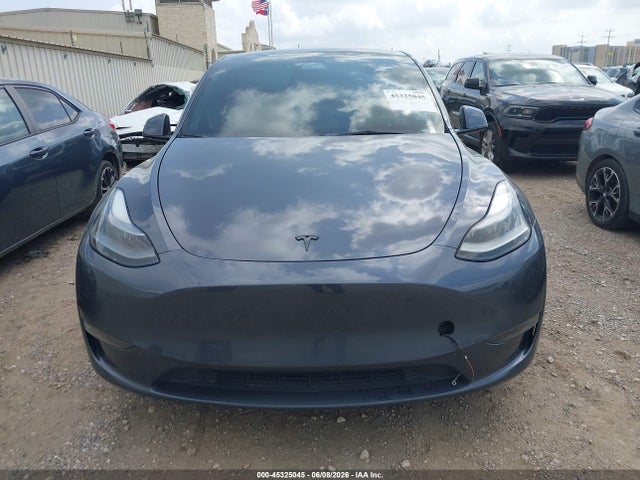 Продаж на аукціоні авто 2023 Tesla Model Y Awd/long Range Dual Motor All-wheel Drive, vin: 7SAYGAEE9PF902802, номер лоту: 45325045