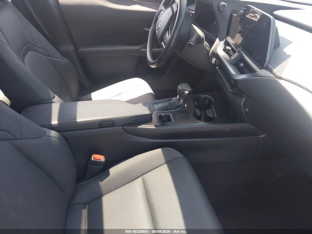 JTHX6JBH6R2168926 Lexus UX 250H