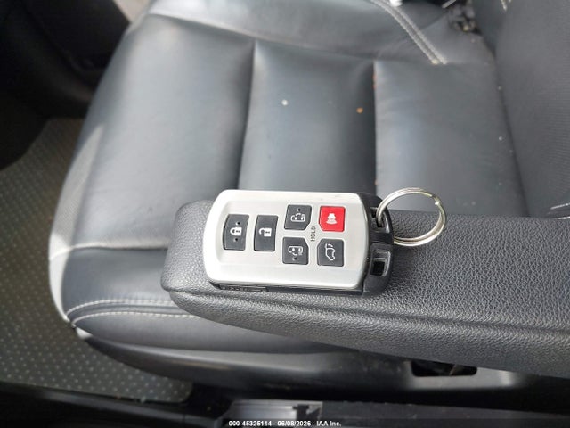 5TDXZ3DC9JS914028 Toyota Sienna Se 8 Passenger