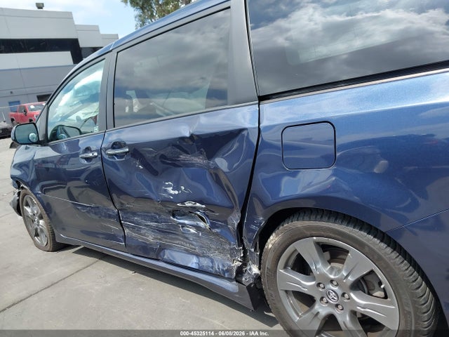 5TDXZ3DC9JS914028 Toyota Sienna Se 8 Passenger