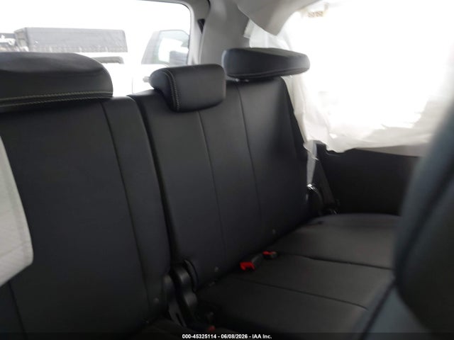 5TDXZ3DC9JS914028 Toyota Sienna Se 8 Passenger