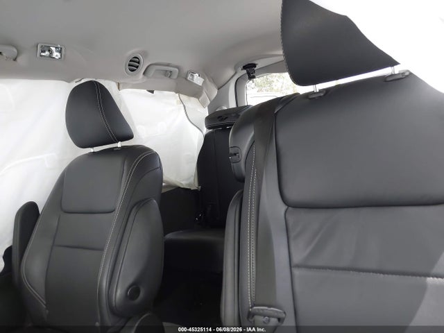 5TDXZ3DC9JS914028 Toyota Sienna Se 8 Passenger