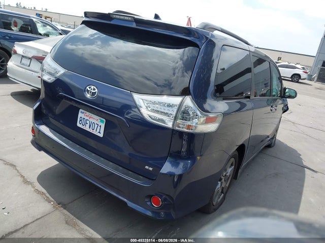 5TDXZ3DC9JS914028 Toyota Sienna Se 8 Passenger