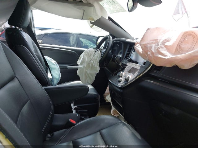 5TDXZ3DC9JS914028 Toyota Sienna Se 8 Passenger
