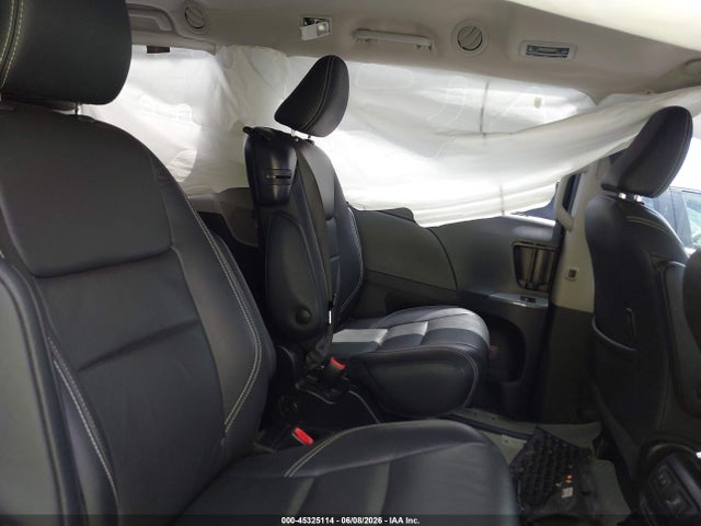 5TDXZ3DC9JS914028 Toyota Sienna Se 8 Passenger