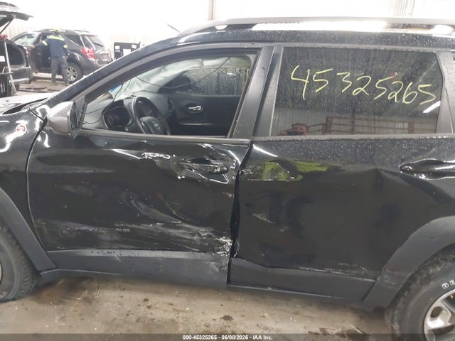 45325265 :رقم المزاد ، 1C4PJMBX0KD161974 vin ، 2019 Jeep Cherokee Trailhawk 4x4 مزاد بيع